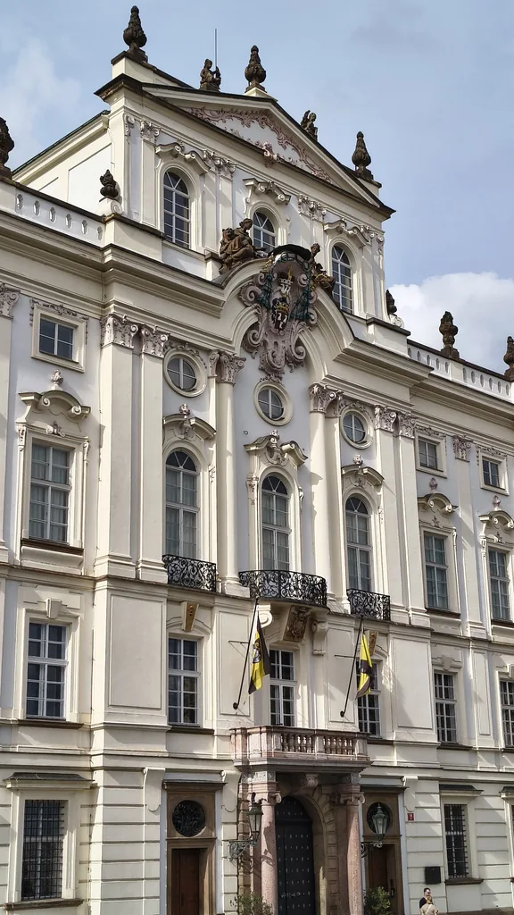 Zdobienia i inskrypcje